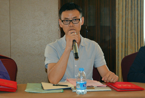 14.杭实外小学部教师凌美福在会上发言DSC_8250 - _副本.jpg